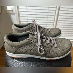 Your Next Abeo Gray Leather Sneakers! Comfort With Every Step! 🍀 Size 11 1/2
